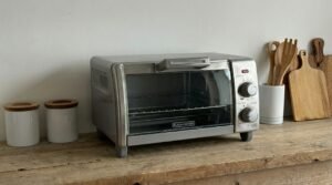BLACK+DECKER Crisp 'N Bake Air Fry Countertop Convection Toaster Oven