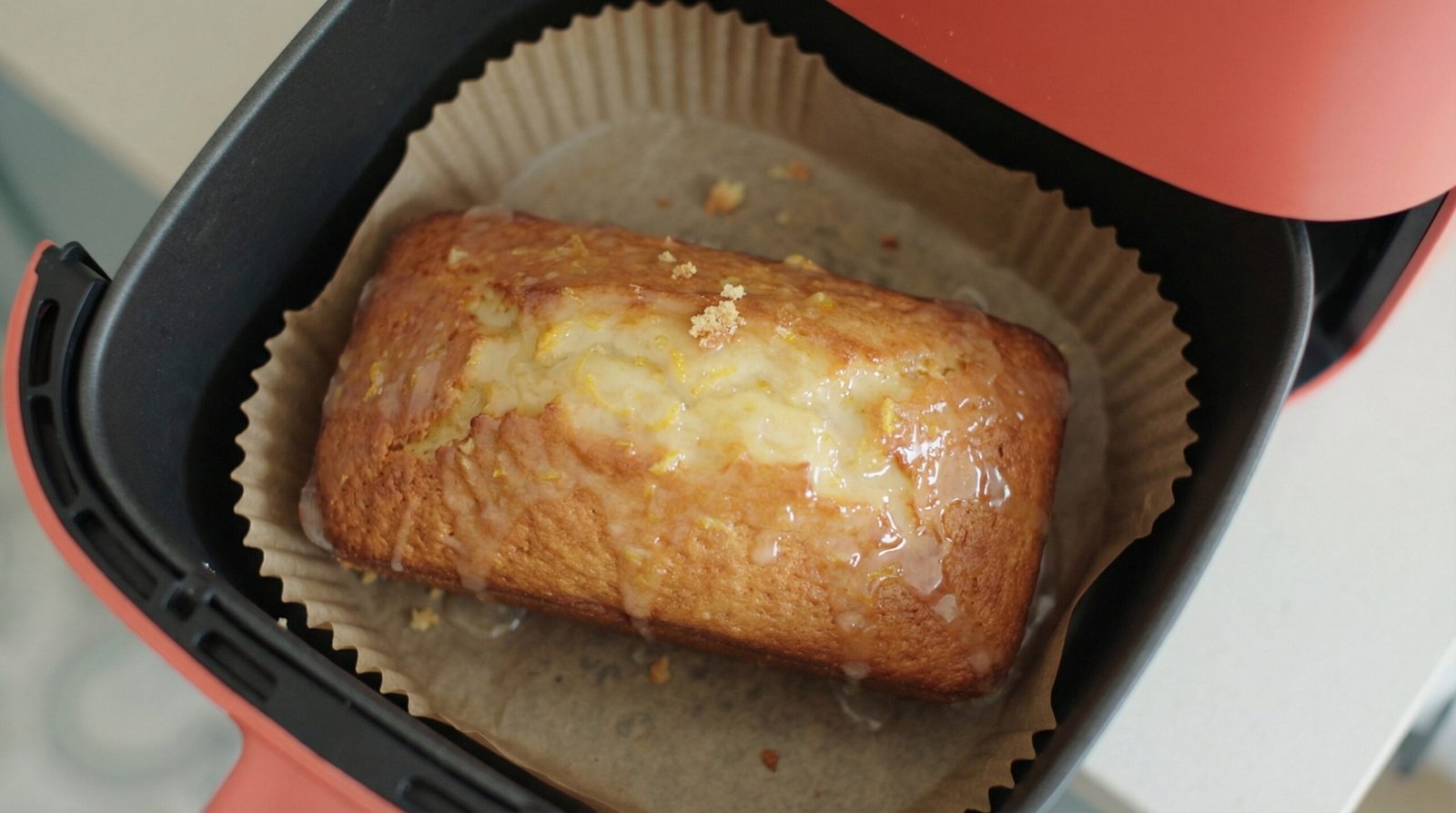 Lemon Drizzle Air Fryer Cake